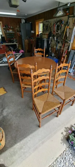 Antique Tell City Dinnete Table & 6 Chairs