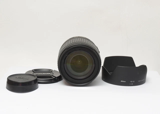 Nikon AF-S DX NIKKOR 18-105 mm 1:3,5-5,6G ED VR.  N.o 437