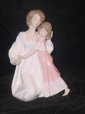 LLADRO MOM AND CHILD **MOTHERS DAY GIFT** $495 ***Brand New***