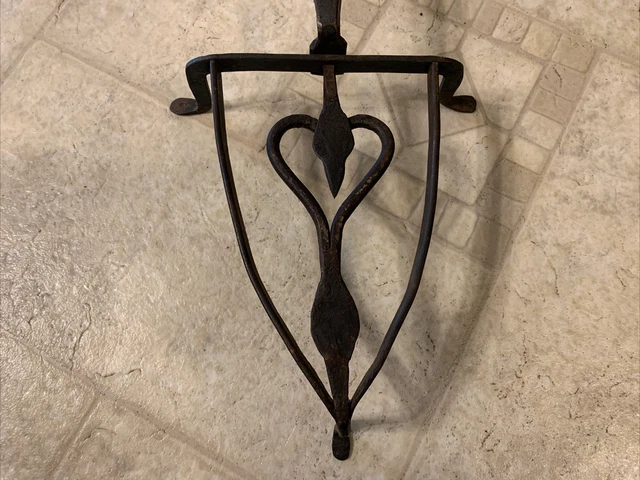 18th Century Footed Hand Forged Iron Hearth Trivet W Openwork Heart Decoration 3