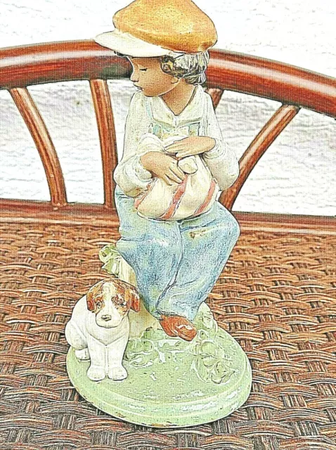 Porzellan  Figur Lladro Daisa sitzende Junge mit Hund Hand made in Spain N 2272