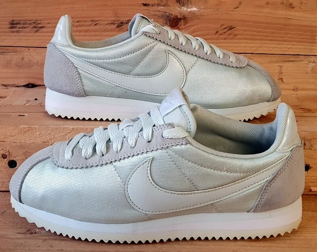 Nike Classic Cortez Low Textile Trainers UK4/US6.5/EU37.5 749864-008 Mint Green