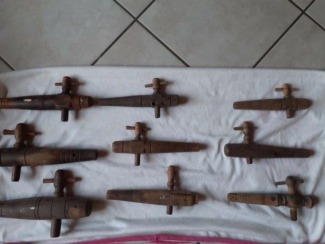 Lot De 9 Robinets Tonneau En Bois - Tonnelier Vintage - Décoration Ou Cave