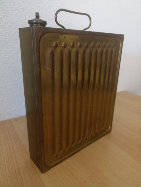 ANCIENNE GRANDE BOUILLOTTE en cuivre laiton bronze ? art populaire