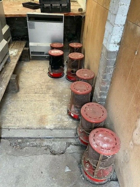 PARASENE BIG RED Paraffin heater for greenhouse - 8 available £35.00 ...