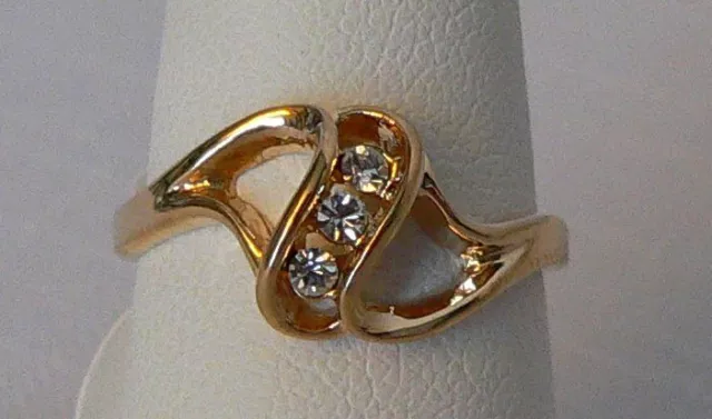 Park Lane Retired Booking 3 Clear Swarovski Crystal Ring - Pretty Size 7