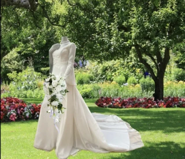 Wedding Dress Couture Angel Sleeve  Ivory Maggie Sottero Size 10 UK