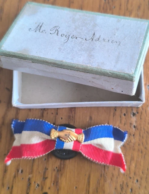 Insigne boutonnière Secours Mutuel Cheminots - Collection