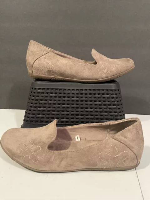 Baretraps Size 8 Taupe Suede Slip On Shoes Memory Foam Soft Comfy Flats