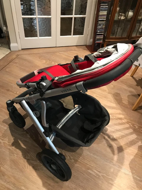 uppababy vista push chair, bassinet, stand and accessories. Good condition