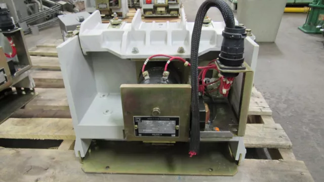 Square D Class 8110 Ac Vacuum Contactor V2540C Lrdx11 5000V 2 Pole 120V 360A