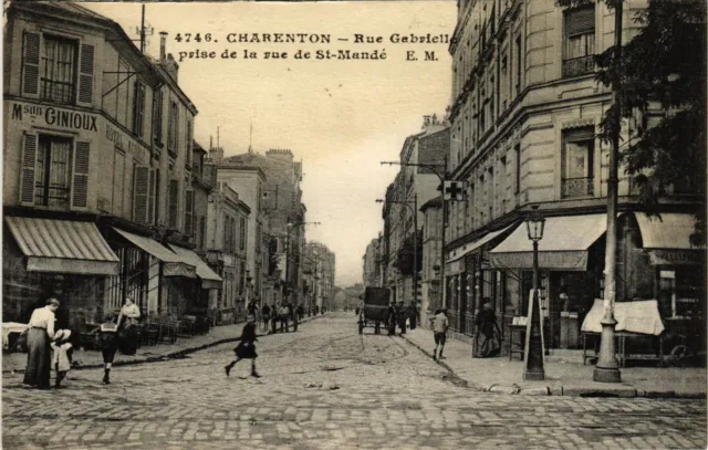 CPA CHARENTON - Rue Gabrielle prise de la rue de St-Mandé (659339)