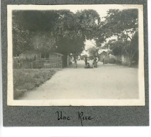 Congo français, Brazzaville, Une rue  Vintage silver print. Vintage Africa  Ti