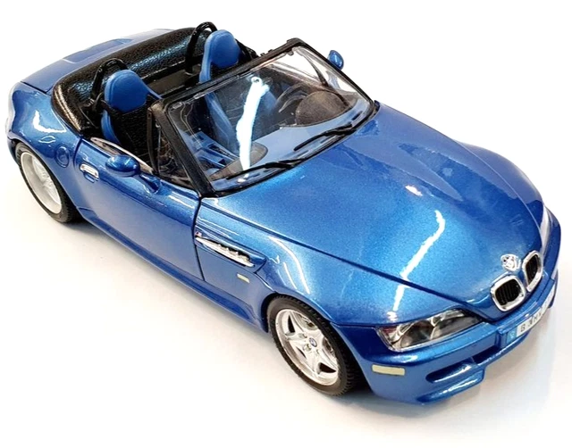 AUTO BMW M3 E30 NOIR EN HORLOGE MINIATURE SUR SOCLE 04