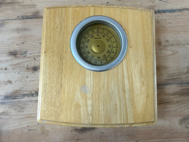 Escalas de baño vintage cubiertas de madera de pino salado de hasta 19 kg