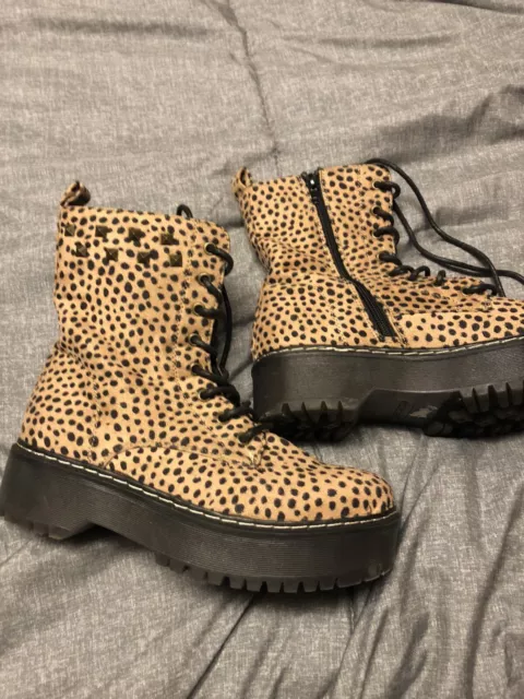 Women’s Boots Size 8 UNIONBAY Kamo Combat Boot Brown Cheetah Zip On Side