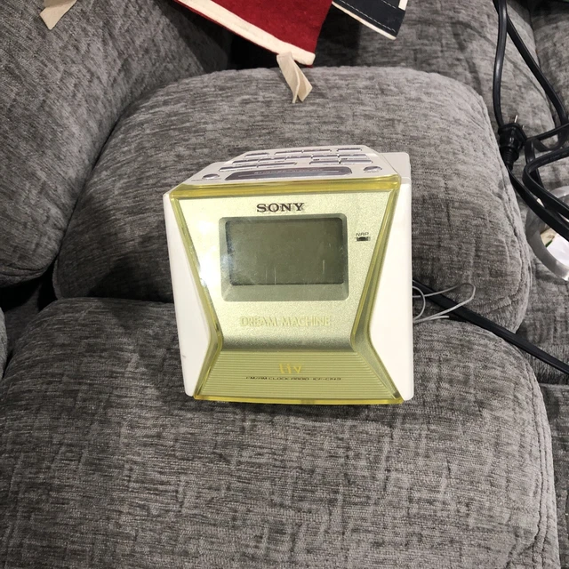SONY DREAM MACHINE White LIV FM/AM Alarm Clock Radio ICFC143 Tested
