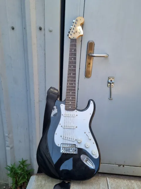 fender squire stratocaster electric guitar