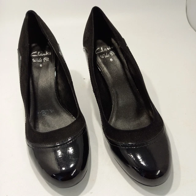 Clarks wide fit discount black court shoes