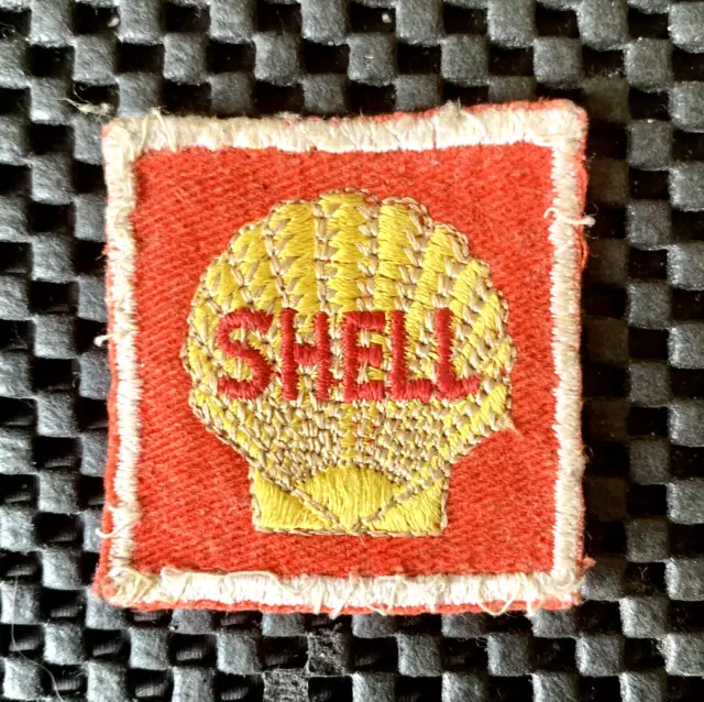 SHELL GAS OIL VINTAGE EMBROIDERED SEW ON PATCH CLAM SHELL LOGO 1 3/4" x 1 3/4"