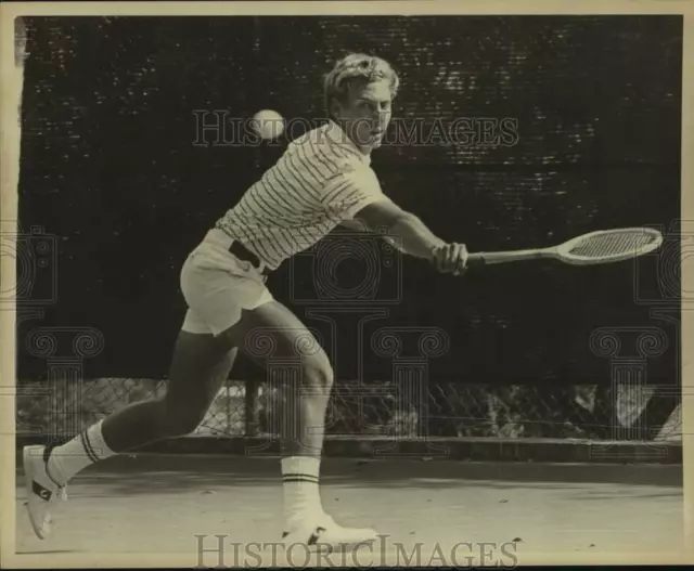 Press Photo Trinity college tennis player Erick Iskerskey - sas18213