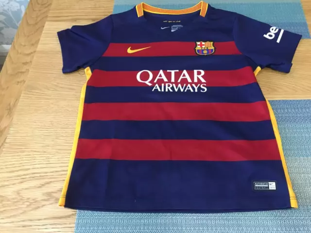 Barcelona Fußball Shirt 2015 Home Vintage Shirt neu ohne Etikett Jungen 4-5 Jahre (N3)