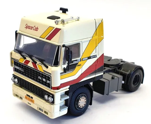 WSI Models 1/50 Scale Model Truck 04-2116 - DAF 3300Space Cab 4x2