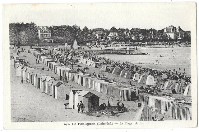 Le Pouliguen. Le club de plage La mouette réplique