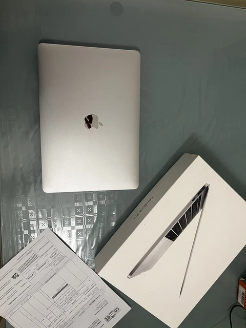 Apple MacBook Pro 13.3" (256GB SSD, Intel Core i5, 2.3GHz , 8GB) Laptop - Grigio 16