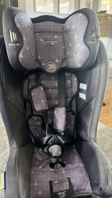 Infasecure Grandeur Treo car seat 6 months to 8 years. Perfect For A 2nd Carseat