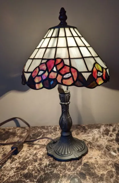 PST INDUSTRIES Tiffany Style Table Lamp Stained Glass GORGEOUS Pink Green VTG