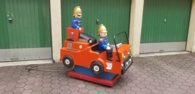 Kiddy Ride Feuerwehr Fahrgeschäft Schaukelpferd Kinderkarussell Feuerwehrauto