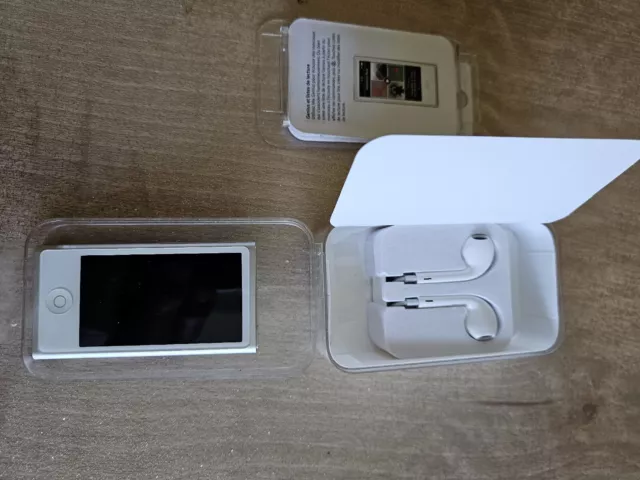 Apple iPod nano 7. Generation Silber (16GB) MP3 Player / Bluetooth / Händler