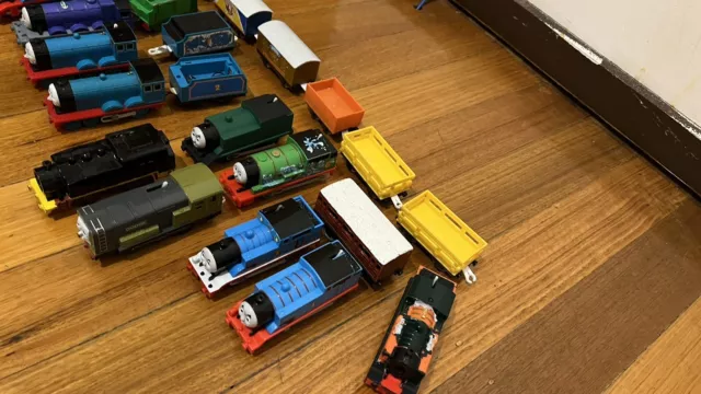 TOMY Trackmaster Thomas Tank Engine Trains & Carriages For Spare Parts & Repairs 3