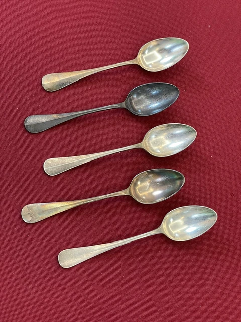 Couteau et cuillère à pamplemousse anglais plaqués argent par George Buttler, années 1950 - En vente sur France Couteau et cuillère à pamplemousse anglais plaqués argent par George Buttler, années 1950 - En vente sur France