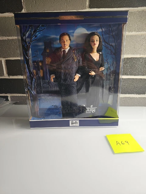 Vintage barbie The Adams Family Gift Set Opened Box 2000 (Brand New) Vintage barbie The Adams Family Gift Set Opened Box 2000 (Brand New)
