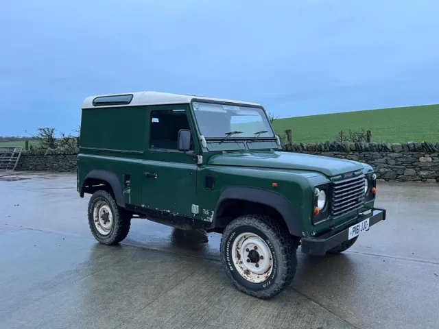 Land Rover Defender 90 300tdi