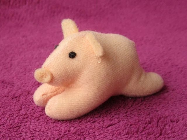 NEU Stofftier kleines Schweinchen 9 cm Schwein Glücksschwein Plüsch Tier Schmuse