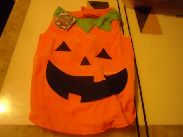 New !  Halloween Pet Costume Pumpkin Medium  up to 29 lbs