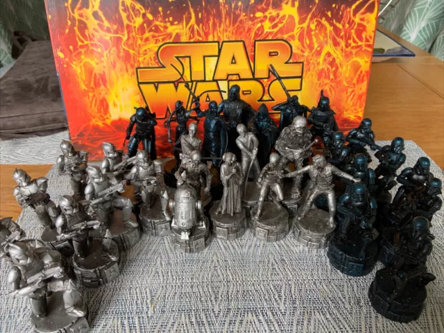 Star Wars Saga Edition Chess Set