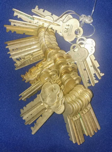 Vintage Eagle Lock Co Terryville USA Flat Skeleton Key Lot