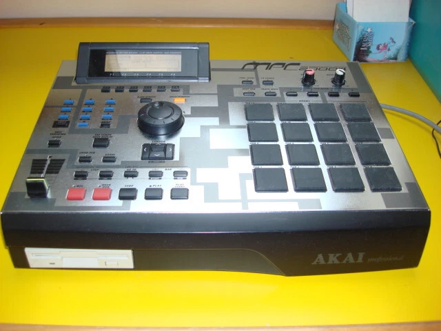Akai MPC 2000 XL MPC2000XL MPC-2000 MPC 2000 XL 32 MB Ram Chrom