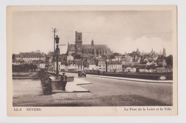 CPA " NEVERS - Le Pont de la Loire et la Ville