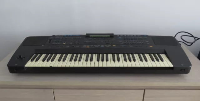Synthétiseur arrangeur  Roland E70 61 touches