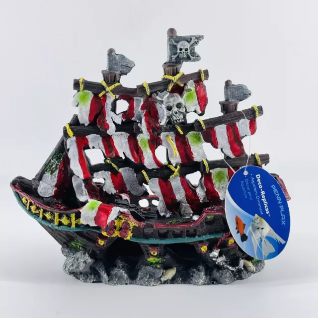 Penn-Plax Shipwreck Aquarium Fish Tank Decoration Pirate Ship 8.25 In Ornament