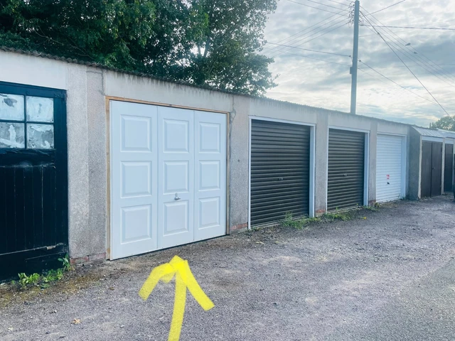 Garage for Sale- Taunton 2