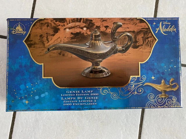La Fumée De La Lampe Magique Aladdin Genie Dans Le Désert Image stock
