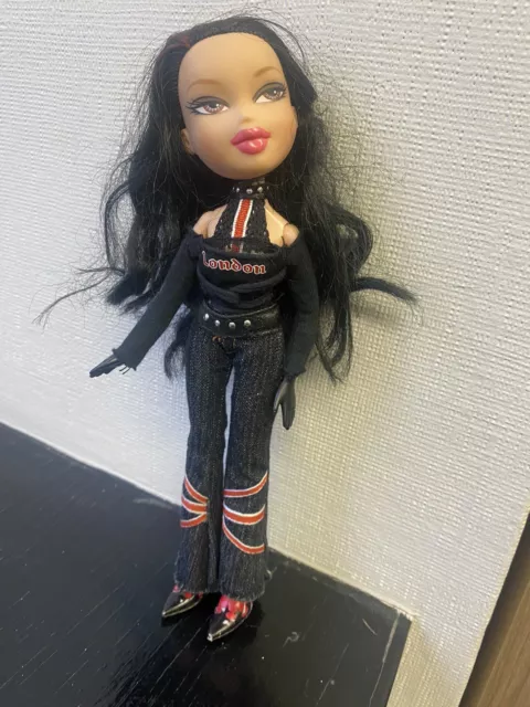 MGA Bratz First Edition Jade Doll With Extra Outfit Shoes Black Long Hair  2001