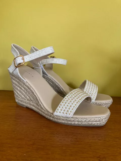 Matalan hotsell yellow sandals