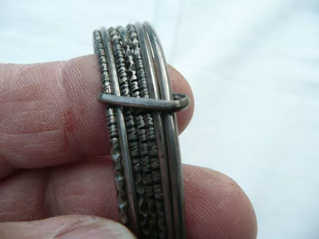 bracelet semainier berbère en argent marocain ancien finement ciselé